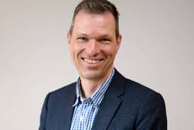 Helen Howson, Awdur yng Nghomisiwn Bevan