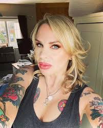 Kara Griffiths's Instagram, Twitter & Facebook