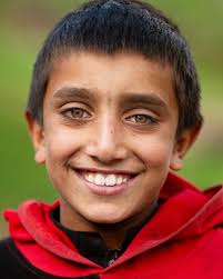 Traveling to the mountains always teaches me one thing — life is most  beautiful in its purest, simplest form. 🏔️💚 On this journey, I met these  wonderful children, full of innocence, love,