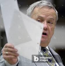 Image of ATTORNEY GERALD BOYLE AT CHMURA TRIAL, 2001-02-01 (photo)