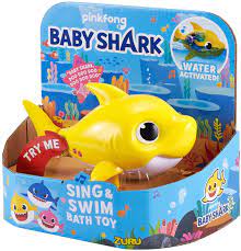Amazon Com Robo Alive Junior Baby Shark Battery Powered Sing And Swim Bath Toy By Zuru Baby Shark Yellow Toys Games