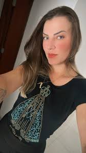 Eu achava que ser sensível me deixava fraco, mas, sem minha sensibilidade,  eu deixaria de ser quem sou. Ela faz parte do meu coração, da minha  empatia, da minha intuição, da minha