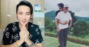 ล่าสุดตลกดังที่สนิทสนมกับ น้าค่อม ชวนชื่น อย่าง บอล เชิญยิ้ม ก็ได้โพสต์อาลัยเมื่อทราบข่าวการจากไปของน้าค่อม ผู้ที่บอลเรียกว่าพ่อ ผ่านทาง. Kloxemv4zrsl4m