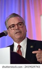 665 Bob Mark Royalty-Free Images, Stock Photos & Pictures