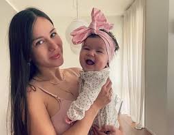 Малиновский получил награду лучшему игрок мая в серии а, а его команда вышла в лч. Foto Zhena I Rebenok Malinovskogo Gulyayut Na Balkone V Bergamo Koronavirus V Futbole