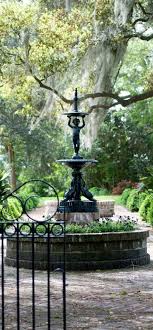 Pin Von Franziska Dorfler Auf Sommerdeko Mit Bildern Brunnen Garten Gartentore Gartenparadies