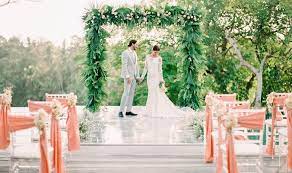 Pernikahan di ruangan terbuka dan juga menyenangkan bisa menerapkan dekorasi yang satu ini. Tips Dalam Memilih Konsep Pernikahan Pesta Kebun