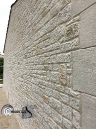 Faux Calcaire En Enduit Sculpte Hydrofuge Et Aux Normes Briquette De Parement Enduit Enduit Facade