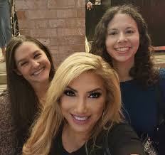 Melissa Bazan's Instagram, Twitter & Facebook