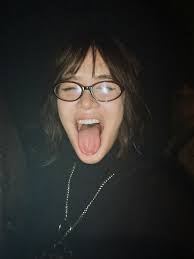 agnes walsh (@girlfriendmuseum) • Instagram photos and videos