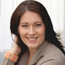 Summer Lindsay's Instagram, Twitter & Facebook