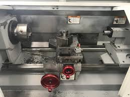 Tutte le slitte sono regolabili tramite lardoni conici, il bancale è prismatico per una maggior rigidità. Tornio Cnc Da Attrezzeria Usato Haas Tl1 Vormac Srl