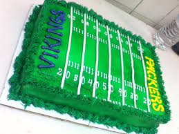 Here's my first football field (rugby) fondant cake. Packer Vs Vikings Football Field Cake Cake By Cakes By Cakesdecor