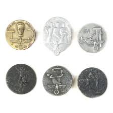 Geltung und befolgung der gesetzlichen bestimmungen der §§ 86, 86a stgb. Tag Der Arbeit Complete Series Of 6 Badges 1934 1939