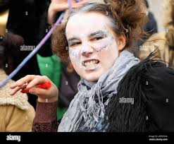 Crone hi-res stock photography and images