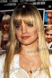 American pie star mena and tattoo artist salvador sanchez were seen walking arm in arm around the streets of new york yesterday, apparently delighted to have found one another. Photos And Pictures Mena Suvari At The Premiere Of Standing Still Arclight Cinemas Hollywood Ca 04 10 06