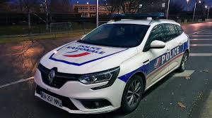 NÎMES Il refuse un contrôle, prend la route à contresens puis percute et blesse 3 policiers — Objectif Gard