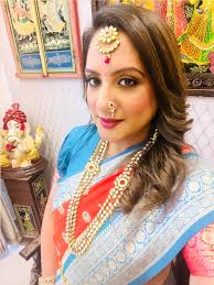 It's always awesome to see the rich cultural heritage of different states  being preserved in their looms and Sarees 👏🏻 Wearing the beautiful  Paithani Saree from #Nashik #Maharashtra . The draping style