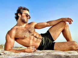 Loving these shorts by @jed_north Perfect for the gym, or the beach! Either  way, they pass the summer vibe check! ✓