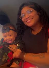 Uploaded by [Debby (Nana & Mom)](https://www.pinterest.com/debbyanne64)  Loretta Lynn and children (Ernie, Patsy, Peggy, Cissie) together for a  holiday photo today at the Lynn family Christmas celebration.