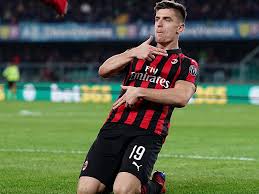 Genoa striker krzysztof piatek joins serie a rivals ac milan to replace gonzalo higuain who has joined chelsea. Milan Wahrt Serie Dank Lucas Biglia Zauber Und Krzysztof Piatek Serie A 27 Spieltag Rossoneri Untermauern Rang Drei Kicker