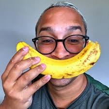 DESCOBRINDO A COR DE DENTRO