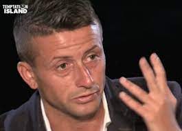 Jun 16, 2021 · oronzo carinola e valentina de biasi durante la quinta edizione di temptation island sono stata una coppia molto discusa e l'esuberanza di lui con le tentatrici ha costretto valentina a chiedere. Temptation Island 2018 La Figuraccia Di Oronzo E Il Coraggio Di Valentina