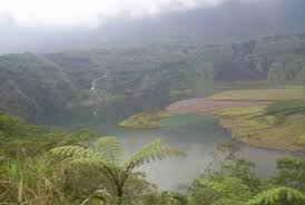 Gunung galunggung dan curug agung galunggung 2019. Wisata Cipanas Galunggung Tasikmalaya Kembali Dibuka Republika Online