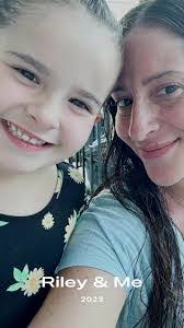 Danielle Sauter's Instagram, Twitter & Facebook