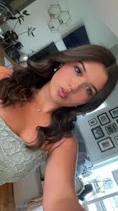 Julia Pecora's Instagram, Twitter & Facebook