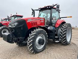 Case IH MAGNUM 220 Tractor