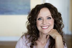 Louisa Kelly's Instagram, Twitter & Facebook