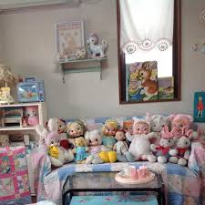 376 me gusta 19 comentarios やよい yayoit0310 en instagram みなさーんこんばんは 今日は雨も降って薄曇りで心なしかピンク部屋も涼しい この部屋のインテリアはしばらく変えてないなーー 涼しくなってからだ 部屋 インテリア 可愛い お部屋 部屋の