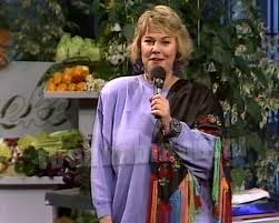 Presentatrice tineke de nooij, bekend van radio en televisie, is groot liefhebber van het land en de taal en maakt ons deelgenoot van haar lievelingsgedicht. Tineke De Nooij Vos Tv En Radio Database