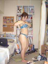 SS級□マジ可愛すぎる女子◯生を激写しました□キャミソールからパンツ出ちゃいましたよ | デジタルコンテンツマーケット Pampi