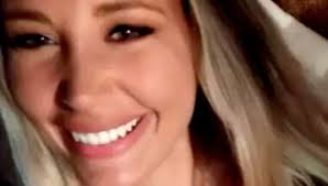 A quanto pare sì, ma non la storia tra la bella anna tatangelo e gigi d'alessio è infatti ormai giunta al capolinea da parecchio tempo. Gigi D Alessio Chi E La Nuova Fidanzata Denise Rosy Esposito