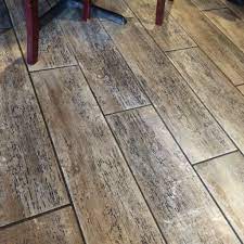 I Love This Floor It S Tile That Looks Like Wood I Bet It Wears Like Iron And Is Easy To Clean Ceramic Wood Tile Floor Faux Wood Tiles Wood Look Tile