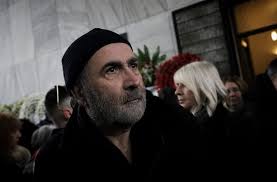Καλεσμένος του νίκου μουτσινά βρέθηκε ο λάκης λαζόπουλος, το μεσημέρι της παρασκευής, στο. Sygkinei O Lazopoylos To Biblio Gia Th Gynaika Toy Kai Oi Epistoles Poy Toy Egrafe Libre