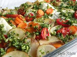 • spigola alla griglia o al forno con patate. La Voglia Matta Filetti Di Branzino Al Forno Con Verdure E Salsa Al Prezzemolo E Pinoli