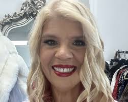 Melissa Cromack's Instagram, Twitter & Facebook