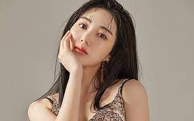 Former aoa member mina has left her fans worried after a disturbing instagram post. Former Aoa Member Mina Introduces Her Boyfriend On Instagram Kpopstarz