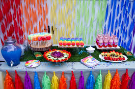 It is pretty safe to say that the ever fun and creative cake pops are here to stay. Make A Naturally Rustic Wood Slice Cake Pop Stand For A Dessert Table