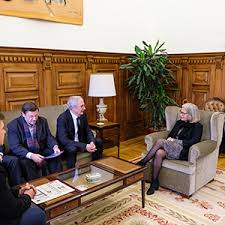 Ver las letras de torcida jovem estrela y escuchar vou contar uma história, a esperança venceu o medo, a jovem é assim mesmo y más canciones! Edite Estrela