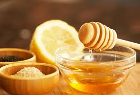 Campurkan air perasan kunyit itu pada setengah gelas air panas dan tambahkan madu. Obati Batuk Membandel Dengan Ramuan Lemon Madu Okezone Lifestyle