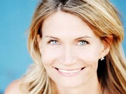 Elizabeth Manning's Instagram, Twitter & Facebook