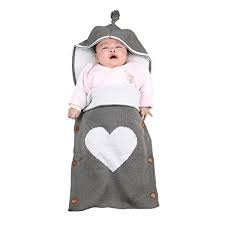 Die blaue hose von esprit baby bringt dank ihrer peppigen farbe und dem farblich abgesetzten bund alle outfits für kleine jungen zum strahlen. Newborn Schlafsack Madchen Test Vergleich 2021 7 Beste Schlafsacke