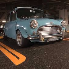 立体駐車場です少し車高低いんかな クラシックミニ クラシックミニクーパー オールドミニ ローバーミニ キャブクーパー サーフブルー classicmini classic mini mini suv