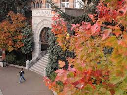 Gonzaga university offers 16 undergraduate degrees through 49 majors, 58 minors and 49 concentrations, 24 master's degrees, and 5. Gonzaga University Green River College