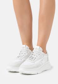 Zarte velours und hochwertiges leder in dezenten farben versprechen besten tragekomfort. Copenhagen Cph51 Sneaker Low White Weiss Zalando De