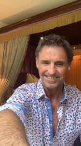 Sentimental me is the third studio album by wet wet wet frontman marti pellow. Marti Pellow Lockdownsessions Drive Facebook
